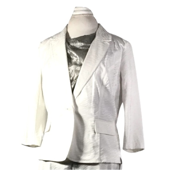 White Pants suit new with tags, breathable fabric - Picture 4 of 15
